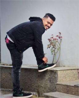 Varis profile picture